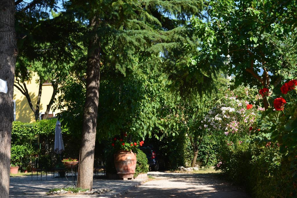 B&B Il Giovine Кампелло-суль-Клітунно Екстер'єр фото